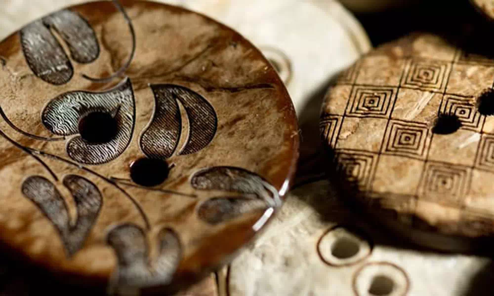 20 Bottoni In Legno Naturale 4 Fori, Colore Caffè - Multimisura 10-25mm, Per Cucito E Scrapbooking